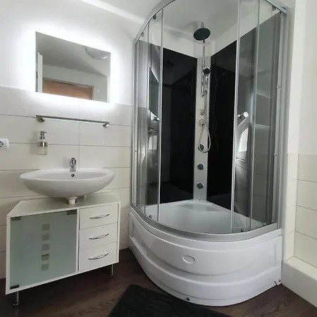 Apartman 3+4 *